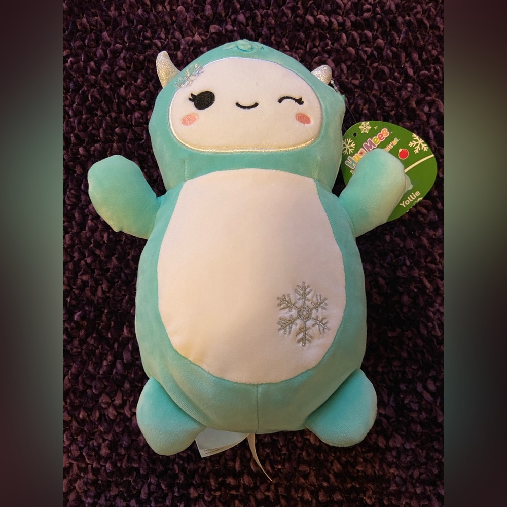 10" Yollie the Yeti Hug Me Squishmallow Holiday 2023 NWT
